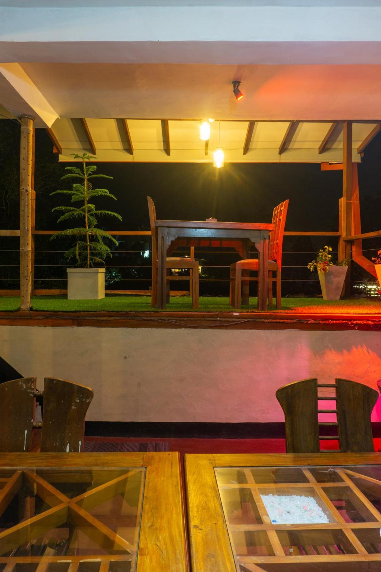 Refresh Inn Ella Bagian luar foto