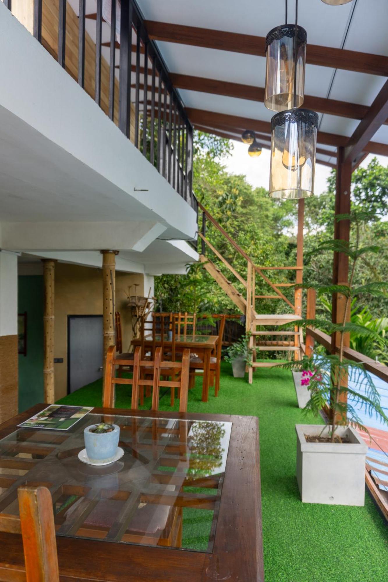 Refresh Inn Ella Bagian luar foto