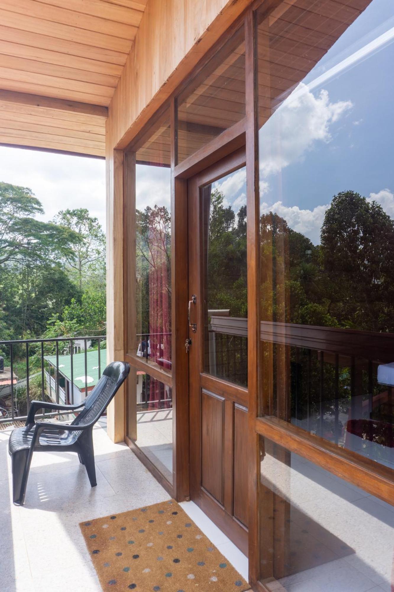 Refresh Inn Ella Bagian luar foto