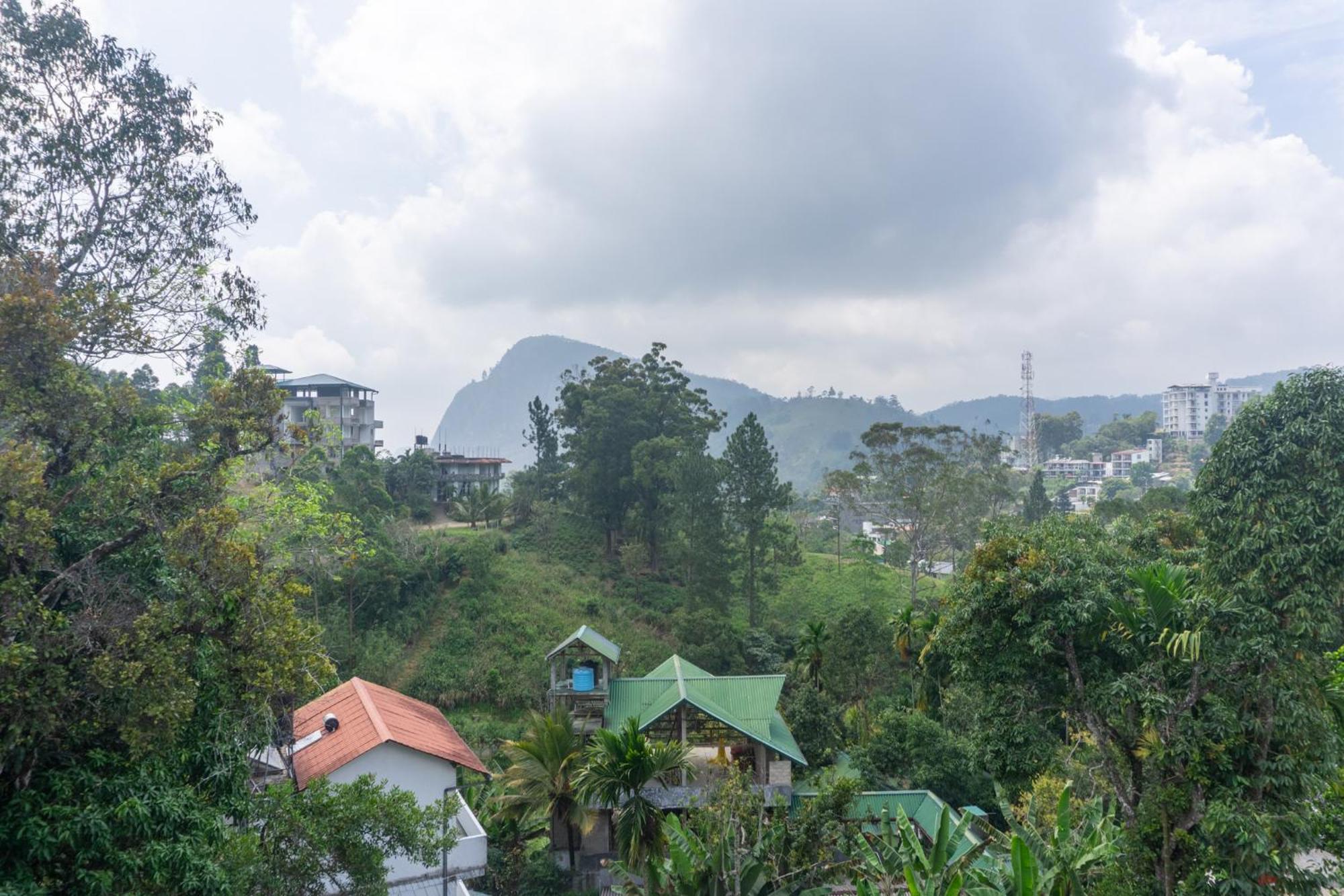 Refresh Inn Ella Bagian luar foto
